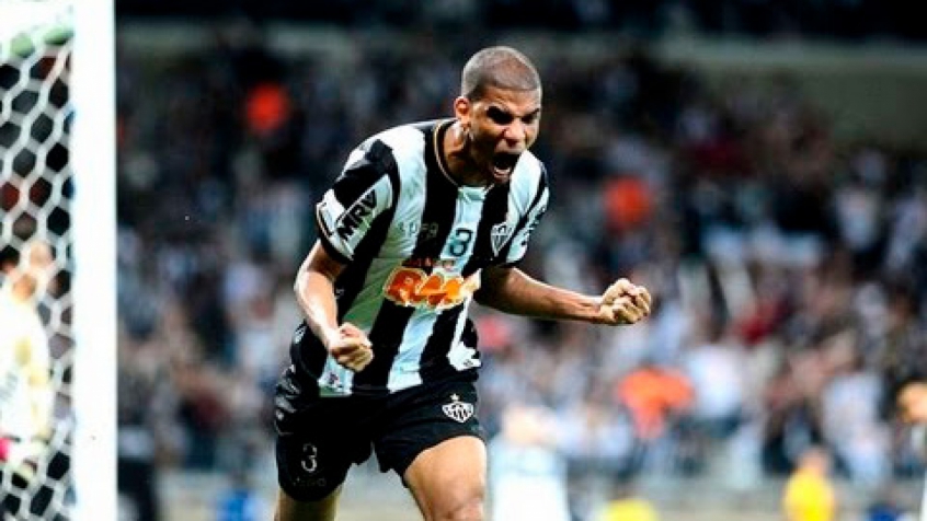 2013 - Atlético-MG - Olimpia (Leonardo Silva)