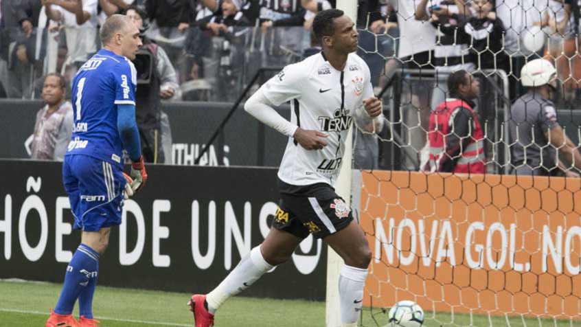Há mais de 17 anos, Jô disputava seu primeiro Dérbi pelo Corinthians
