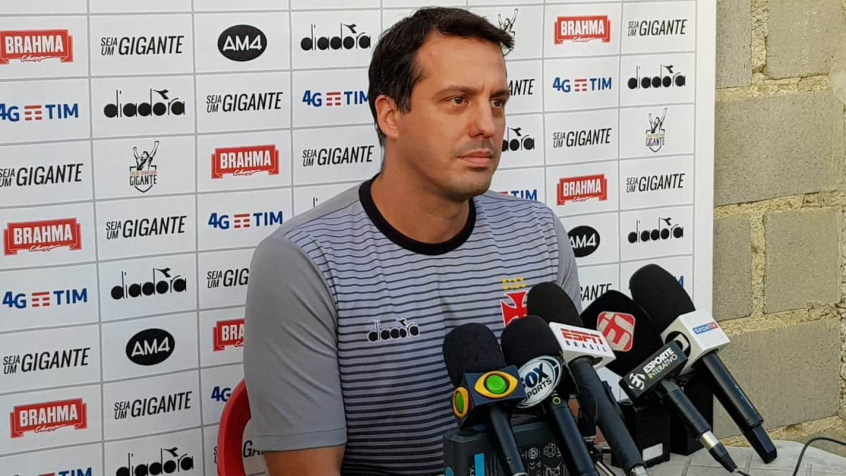Rodrigo Furtado, médico do Vasco, fala sobre situações de lesionados