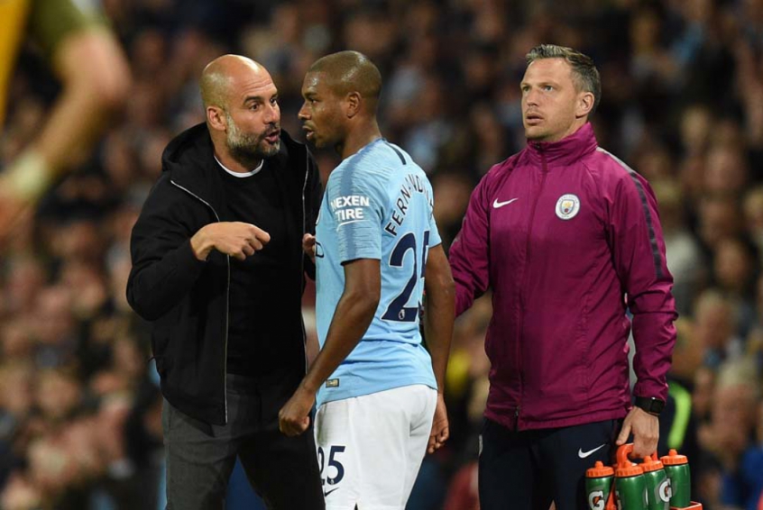 Fernandinho (Manchester City) - Um dos melhores jogadores do City na temporada, Fernandinho fez grande partida. Foi dele o gol que sacramentou a vitória do City. O volante saiu de campo com apenas uma falta feita e com 91% de acertos nos 83 passes