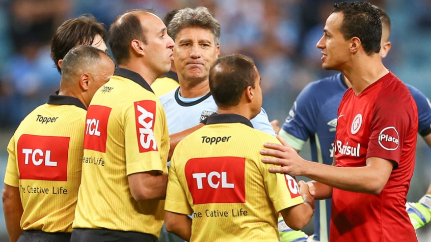 Renato Gaúcho ataca arbitragem e Internacional: Joga como time pequeno