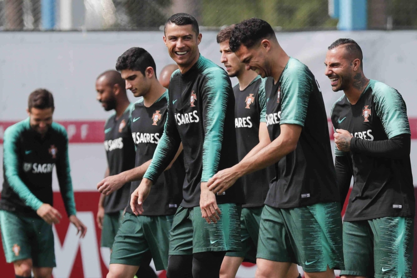 Cristiano Ronaldo apareceu sorrindo, mas não foi quem mais chamou atenção no treino desta terça-feira