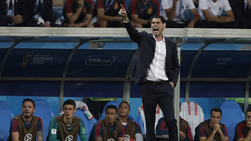 O jogo marcou a estreia de Fernando Hierro no comando da Espanha