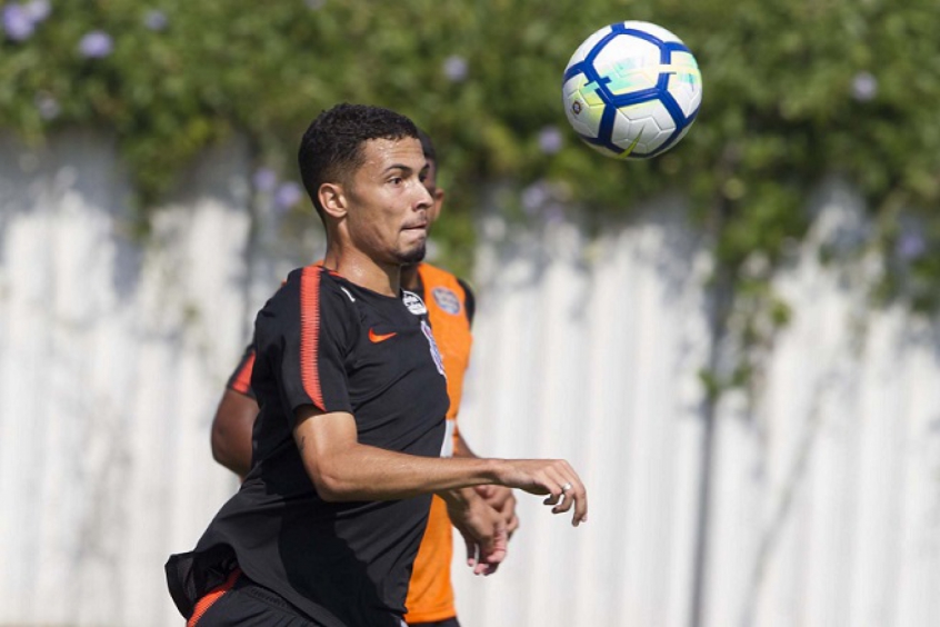 Thiaguinho Ganha Chances Com Jair E Acirra Disputa No Meio Do Corinthians Lance