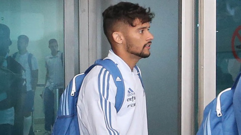 Scarpa retoma titularidade, é elogiado e pode ganhar vaga de Willian no Palmeiras