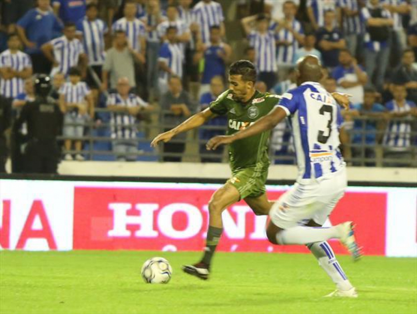 Guilherme Parede foi o destaque do Coritiba, com dois gols marcados