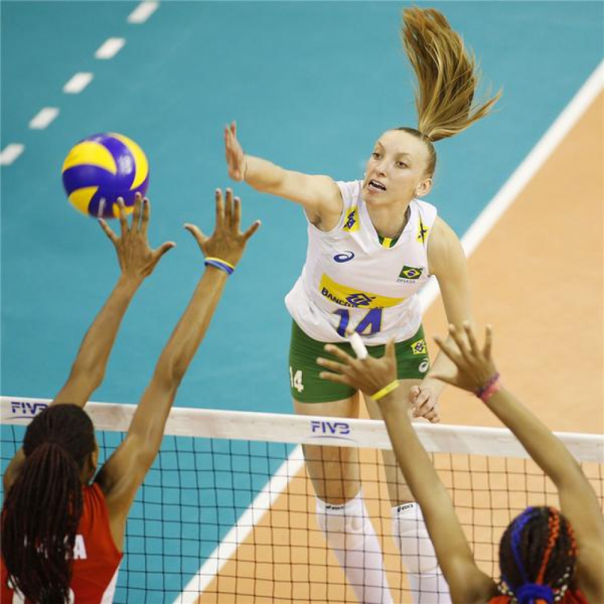 Edinara é um dos destaques da equipe Brasileira (Divulgação/FIVB)