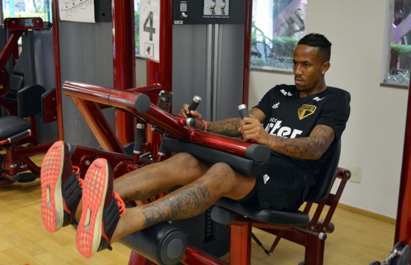 Militão tem contrato até janeiro e pode estar de saída do clube onde foi revelado