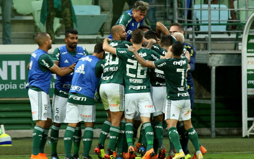 Palmeiras marca no final e vence jogo de seis pontos