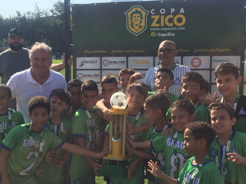 Ex-jogador do Flamengo, Galinho participa de premiação da Copa Zico