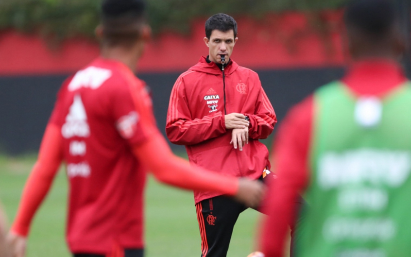 Barbieri traça estratégia para furar defesa do Internacional no Beira-Rio