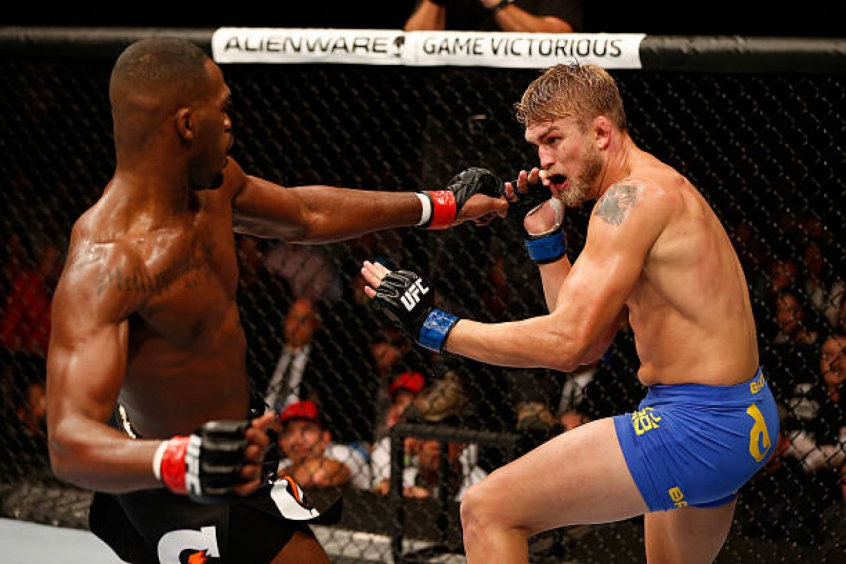 Jones e Gustafsson se enfrentaram em 2013, para uma das revanches mais esperadas (Foto: Getty Images)