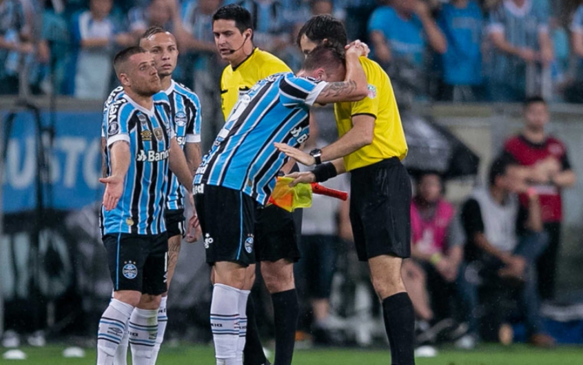 Grêmio tem pedido de perda de pontos do River Plate negado, diz imprensa argentina 5bd917d1a50c9