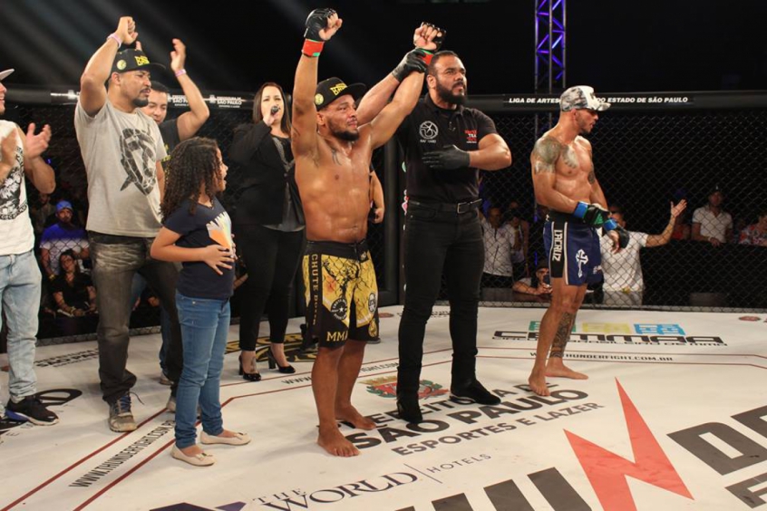 Marcos Babuíno venceu a luta principal do Thunder Fight 17