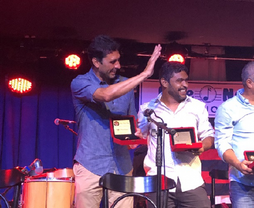 Em evento organizado por torcedores, ídolos são homenageados no RJ