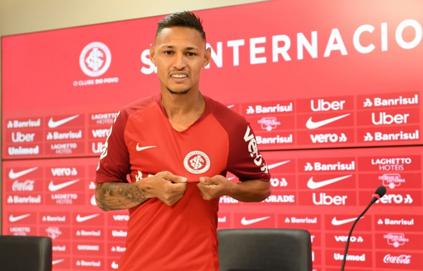 Neilton se despede do Internacional e tenta definir o futuro LANCE!