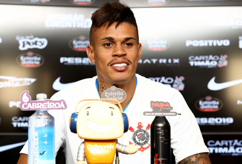 Abel quer Richard no Vasco, mas volante vai se apresentar no Timão