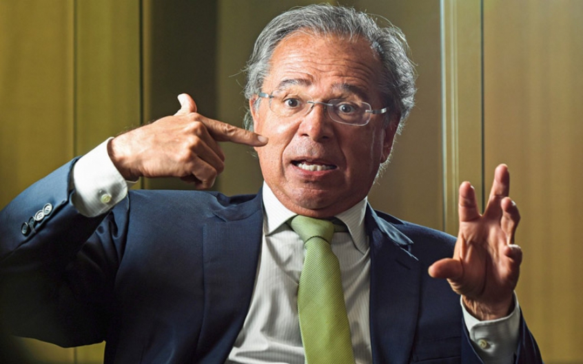 Narrador da Globo dispara contra ministro da Economia Paulo Guedes após  declaração sobre o Fies | LANCE!