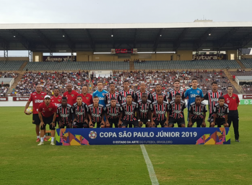 Equipe do São Paulo não tomou conhecimento do Rio Claro e conseguiu uma vitória tranquila em seu primeiro mata-mata da Copinha