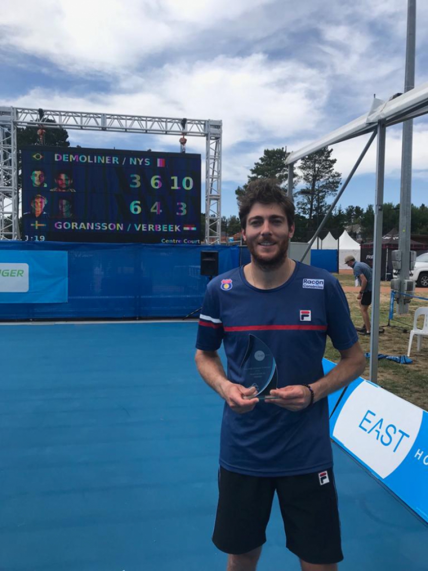 Demoliner com o troféu de Camberra