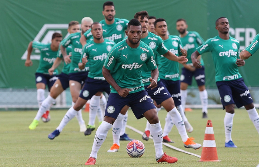 Palmeiras chega a 34 atletas no elenco e segue acima do ideal de Felipão
