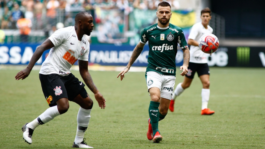 Surpreendente na estratégia, Carille neutraliza o Palmeiras