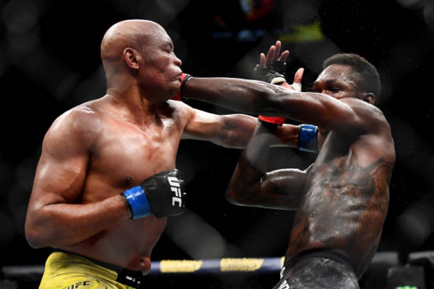 Adesanya e Anderson fizeram uma luta agitada em Melbourne, na Austrália (Foto: Getty Images)