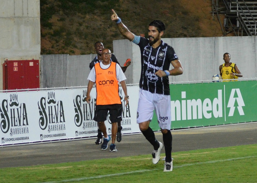 Loco Abreu primeiro gol no Rio Branco