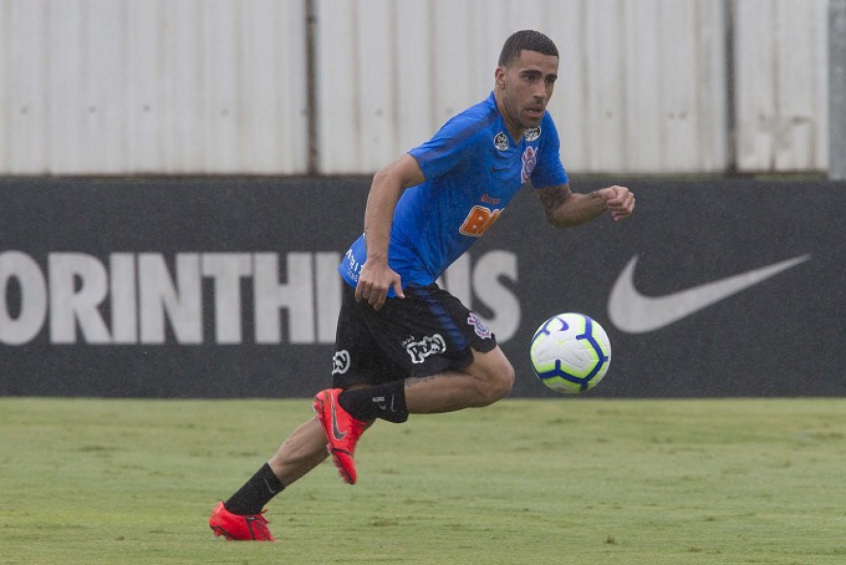 Um mês depois de cirurgia, Gabriel foca em voltar 100% ao Timão