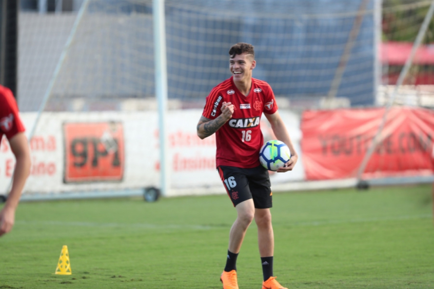 [ENQUETE] Ronaldo está substituindo bem a Cuellar?