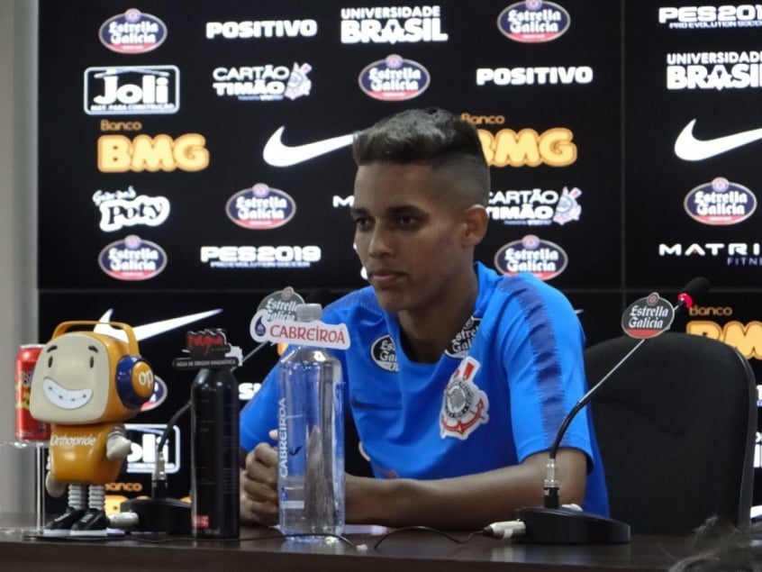 Pedrinho minimiza falta de gols e faz comparativo com time do Z4