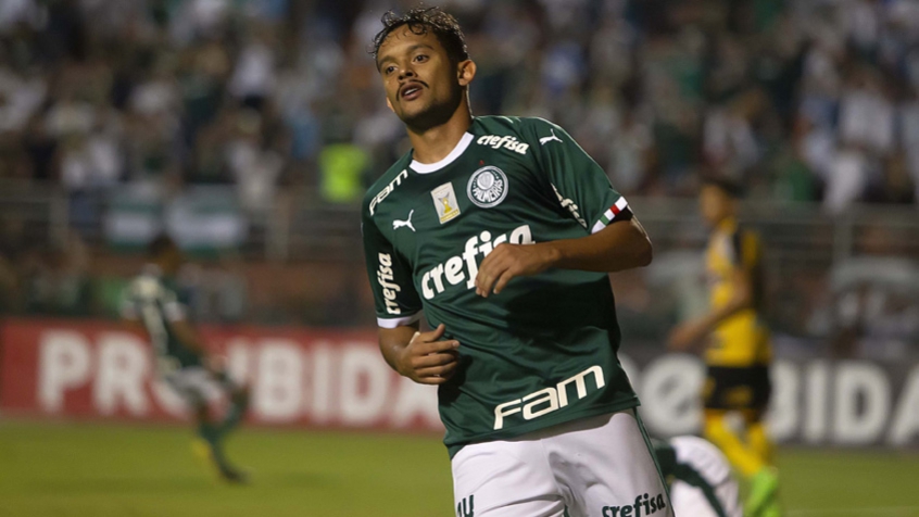 Botafogo sonda Scarpa, mas Palmeiras não tem interesse em negociar o meia