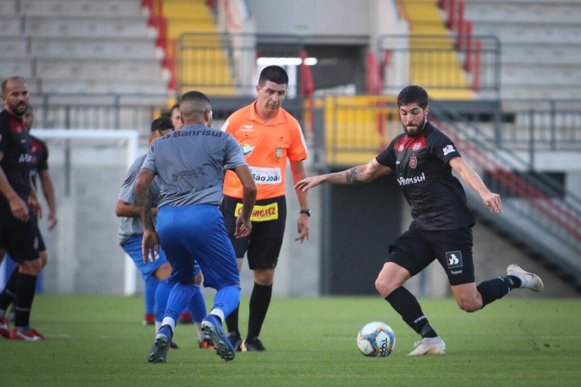 Volante do Brasil de Pelotas lamenta estreia com derrota ...