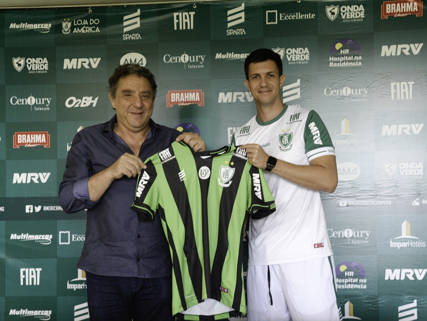 Barbieri assinou com o Coelho até o fim de 2019