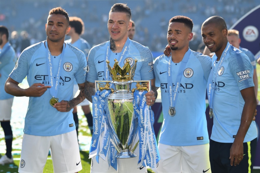 Quantos jogadores brasileiros têm no Manchester City?