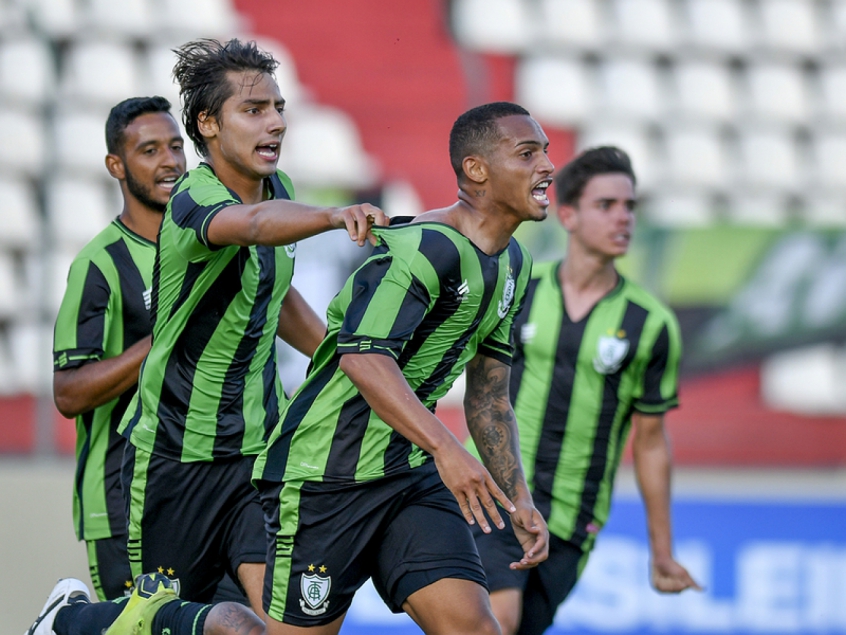 O Coelhinho começou bem a competição nacional de base