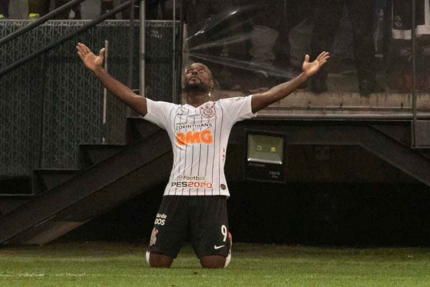“Todo mundo gosta de correr contra o Corinthians”, diz Love sobre retranca