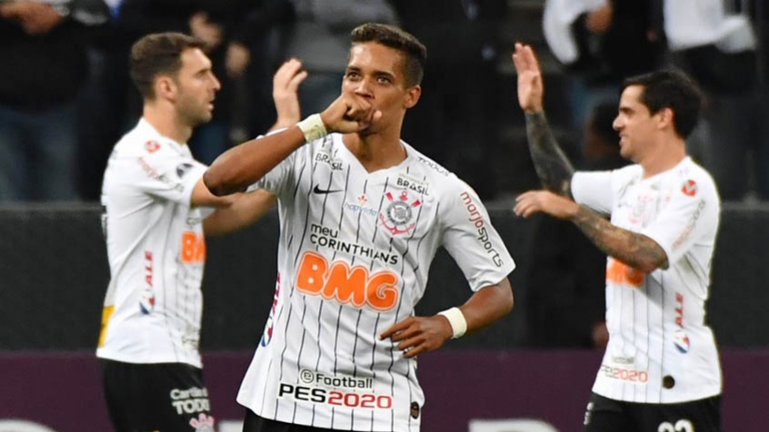 Pedrinho garante não ter recebido propostas: 'Meu foco é o Corinthians'