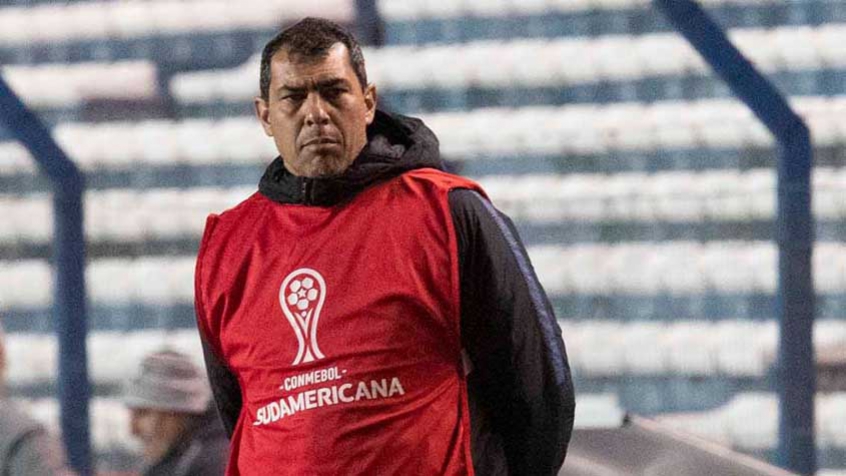 Classificado na Sula, Carille destaca evolução e entrosamento da equipe