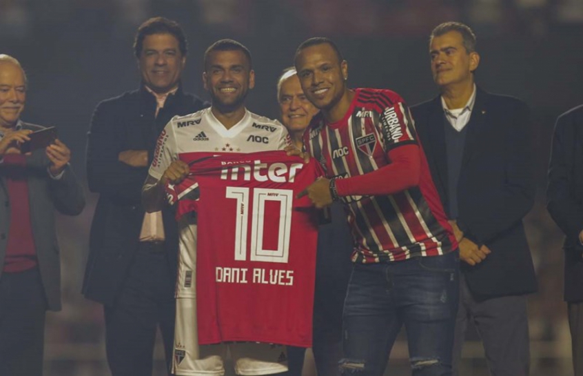 Luis Fabiano e Daniel Alves