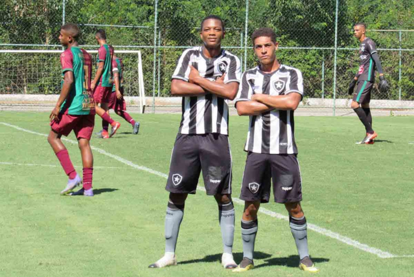 Maxuel Comemora Fase No Time Sub 20 Do Botafogo E Quer Fechar Taca Gb Com Vitoria Lance