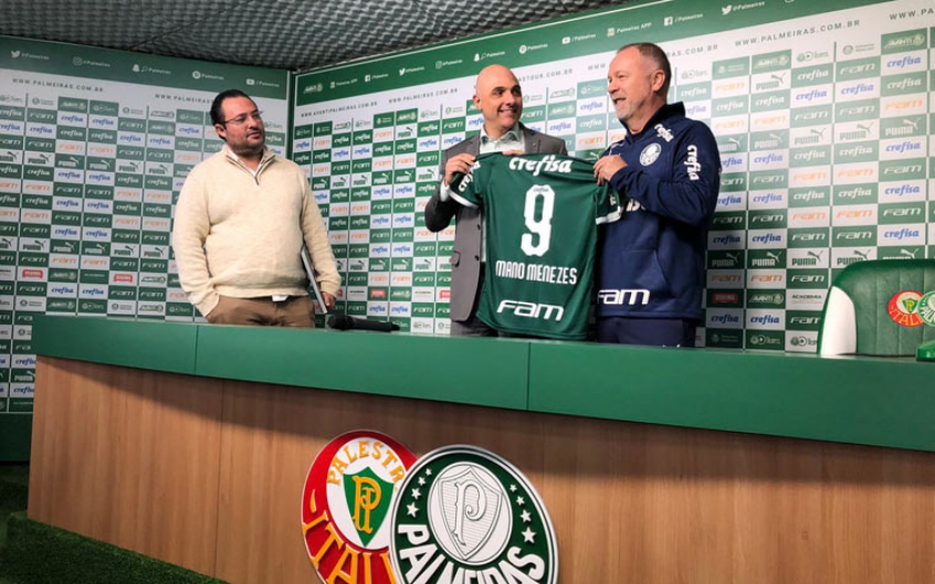 Mano brinca e quer provar: gosta mais de camisa 9 do que de volante