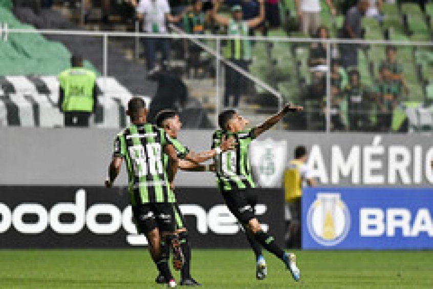 Matheusinho foi o dono da noite no Horto, com boa atuação e dois gols para o Coelho