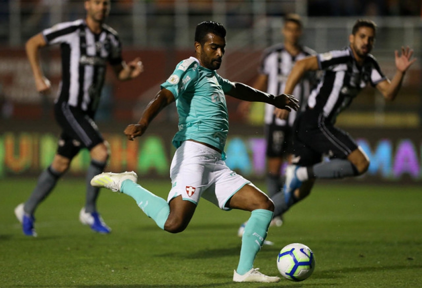 Thiago Santos destaca influência de Mano e lamenta terceiro amarelo