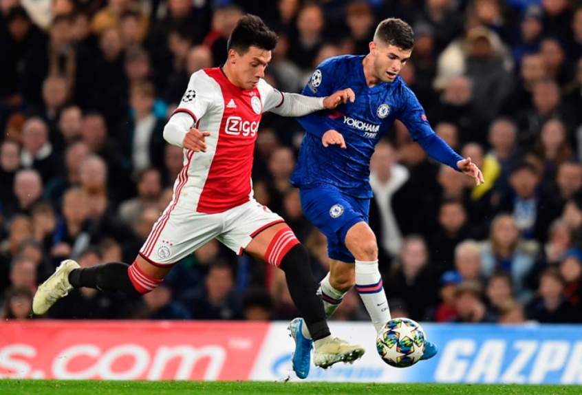 Em jogo de duas expulsões e dois gols contra, Chelsea e Ajax empatam na