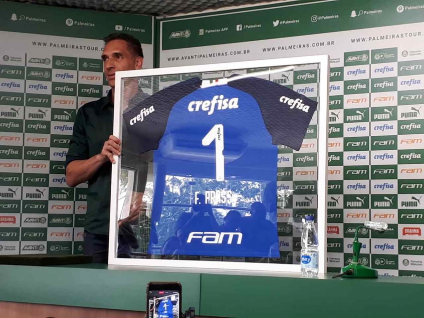 Fernando Prass organizará leilão de peças históricas de Palmeiras, Vasco e Seleção Brasileira; veja as informações