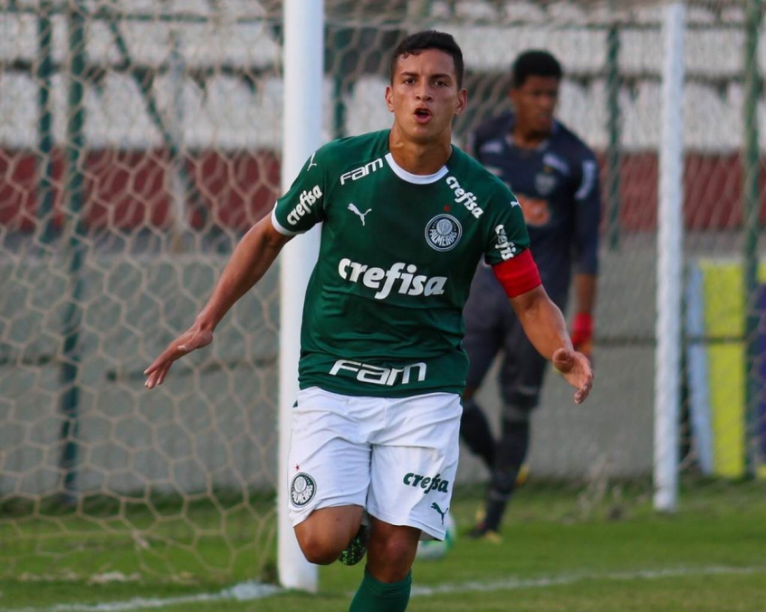 Zagueiro campeão mundial no sub-17 se empolga ao ser lateral no sub-18 do Verdão