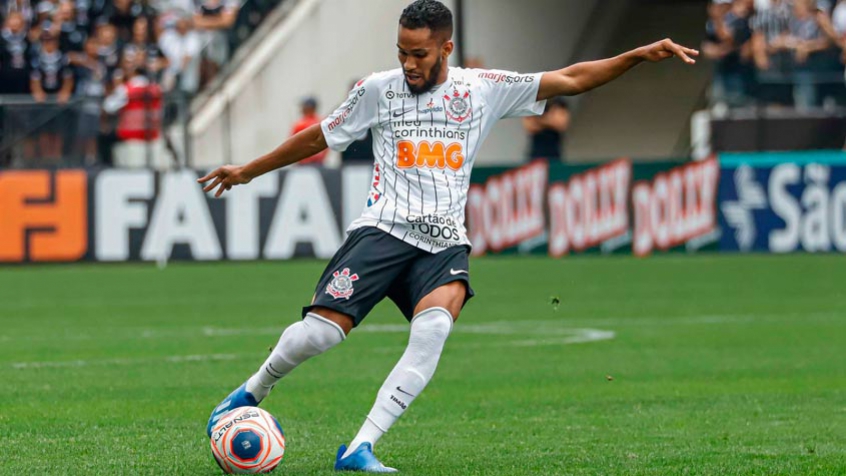 Sem Ramiro, Everaldo vira solução de Tiago Nunes no Corinthians