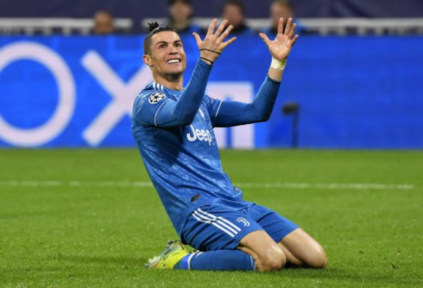 employment Monastery Respectful Ladrão invade casa de Cristiano Ronaldo e rouba camisa da autografada da Juventus | LANCE! employment Monastery Respectful Ladrão invade casa de Cristiano Ronaldo e rouba camisa da autografada da Juventus | LANCE!
