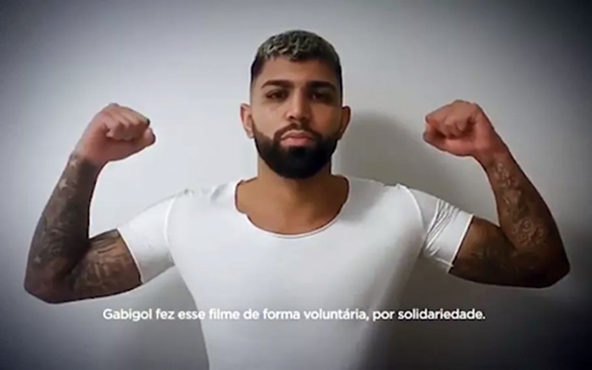 Atacante do Flamengo participa de campanha de combate ao coronavírus